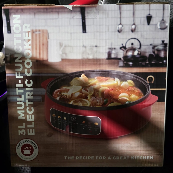 Red Multi-Function Electric Cooker - Picture 2 of 2